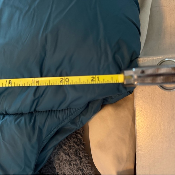 Dip Teal and Green Puffer Vest - Picture 5 of 5